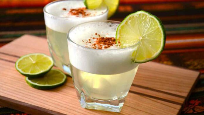 pisco sour cocktail peruviano